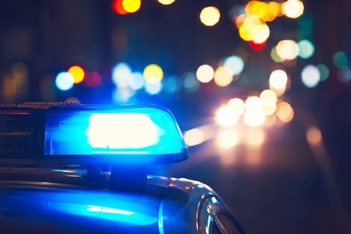 Generisches Polizeifahrzeug mit Blaulicht zu einer Polizeimeldung aus Goslar im Harz