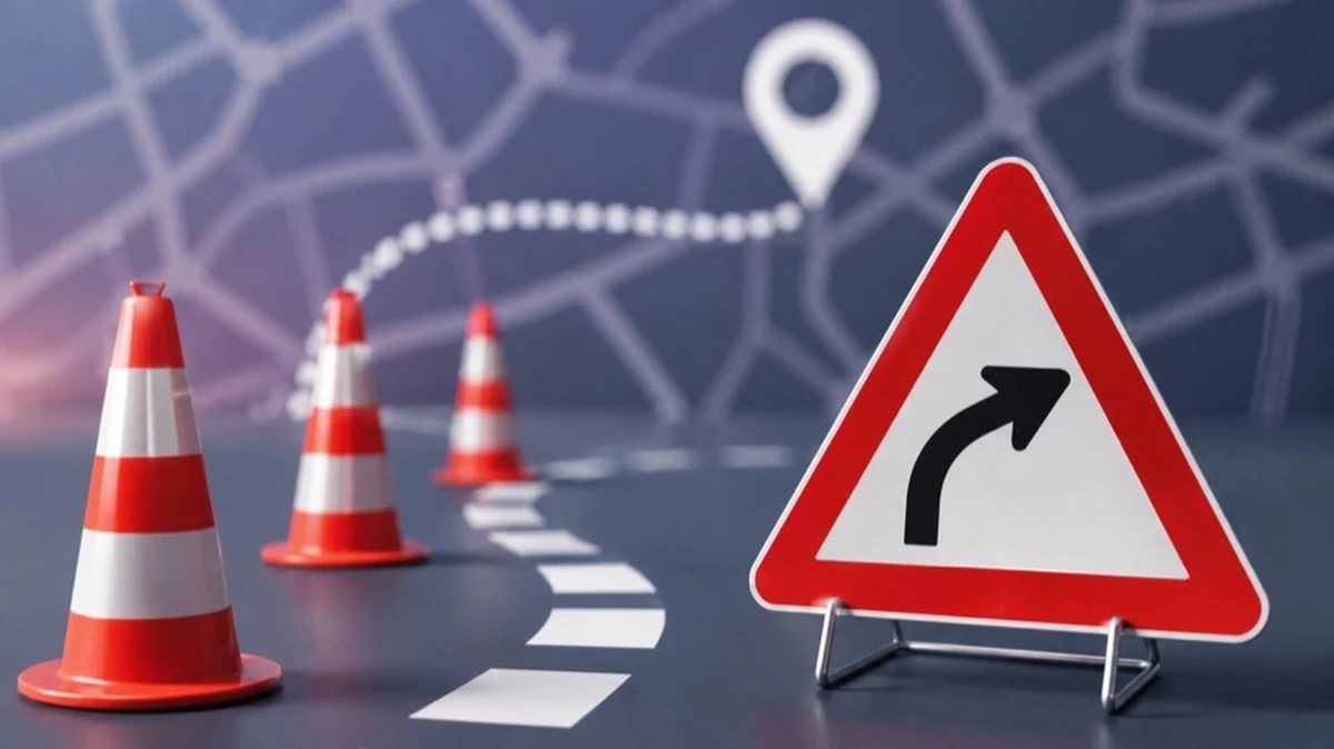 Abstrakte Darstellung von Verkehrsleitkegeln, Straßenmarkierungen und Umleitungssymbol als Symbol für Vollsperrung in Quedlinburg.